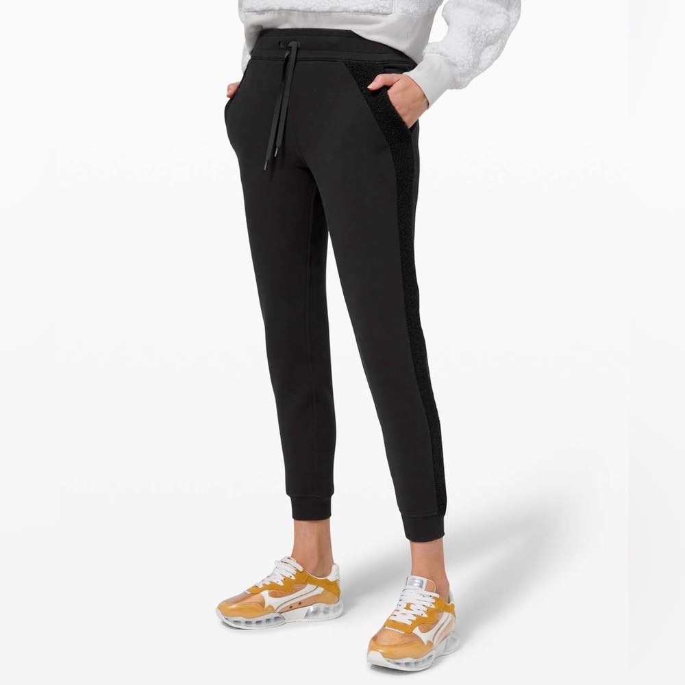 lululemon sherpa stripe scuba joggers